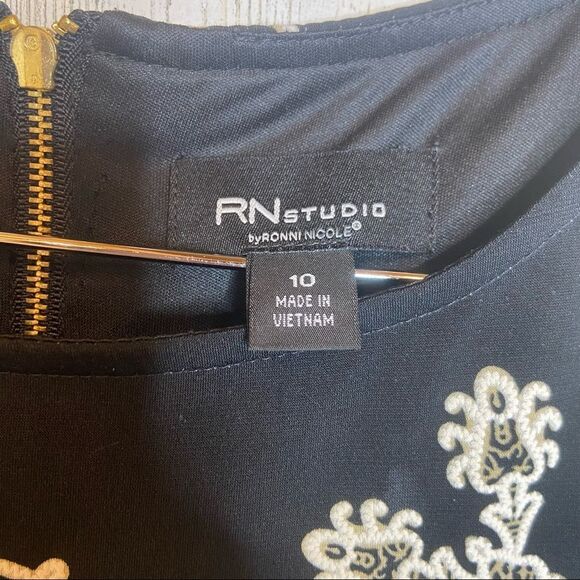 RN studio by Ronnie Nicole dress size 10 - Picture 3 of 5